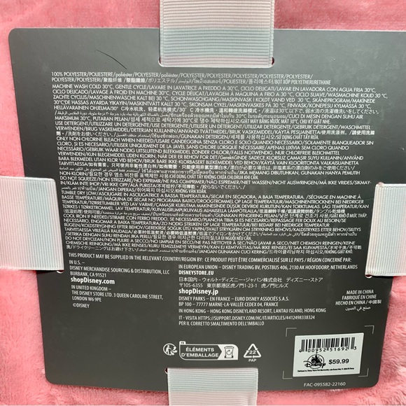 NWT. Disney pink soft Mickey Mouse large throw blanket. 100% polyester - Picture 6 of 8